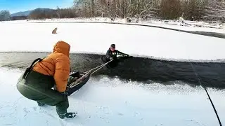 Зимняя рыбалка в тайге. Спасаем человека, чуть не ушел под лед. Рыбалка на хариуса и ленка.