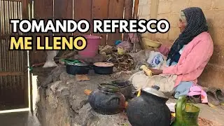 "Tomando refresco me lleno"|Tía Chave