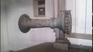 Трёхголосый свисток и тифон Т9 электровоза ВЛ10-430