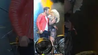 Murat Boz & Hadise - Deli Oğlan / unutulmaz konser 🔥