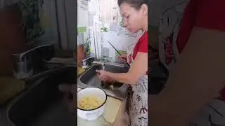 БЕЗУМНЫЙ ПАША. ИРИШКА ЧИКИ ПИКИ ГОТОВИТ БОМБОВЫЙ РАСОЛЬНИК ДЛЯ ЛЮБИМОГО МУЖА.