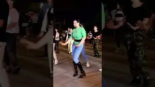 One Way Ticket, Qingqing is dancing in the square