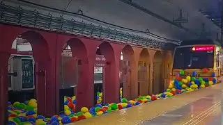 Train hits 100.000 plastic balls.