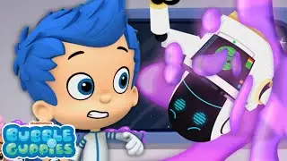 Clumsy Space Robot RUINS Back to School Day! 🤖 | Bubble Guppies