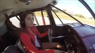 PILOT CANTIK 16 TAHUN INI SAAT MENERBANGKAN PESAWAT360p