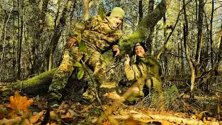Если живешь на хуторе в лесу, то будь готов ко встрече с дикими животными. Наблюдаем за спутниками.