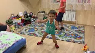 Мама сшила мне штаны из березовой коры