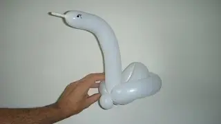 Лебедь из одного шарика