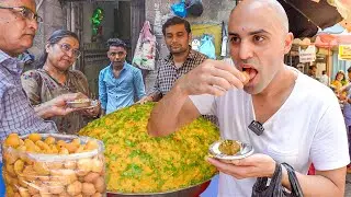 30 Must Eat INDIAN STREET FOOD in Mumbai - BEST Vegetarian food + HALAL street food in Mumbai, India