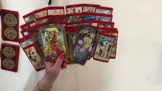 Отношение к вам и отношение к сопернице?  Онлайн таро расклад. Гадание онлайн!