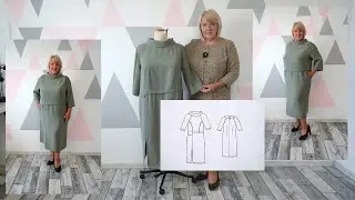 Стильное элегантное платье с воротником хомут и оригинальной складкой