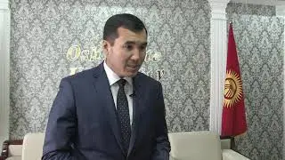 Кыргыз Республикасынын Окмотунун Ош облусундагы ыйгарым укукту окулу Узарбек Жылкыбаев ОшМУда болду.