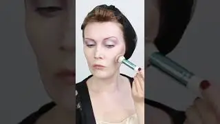Pastel eye makeup & dark vintage lips 