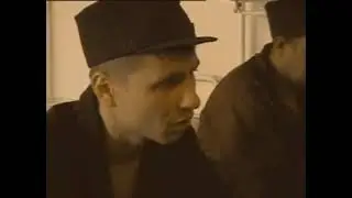 Зэки играют в домино