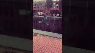 can Spider-Man swim ? 