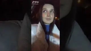 У девушки голос похож на Алису из яндекса