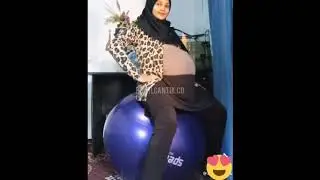 Bumil Hijab Senam Bola