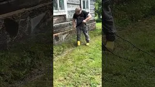 Отмыть столетний фундамент мойкой высокого давления KVAZARRUS K7 