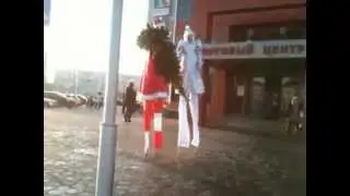 Robbery in Russia on stilts / Ограбление в России на ходулях