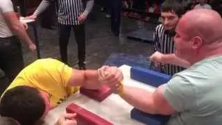 Чемпионат РСО-Алания по армспорту 2015. Чермен Хадаев Алан Царикаев (левая рука)