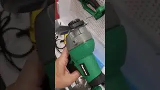 Конфигурация у этой УШМ весьма необычная..