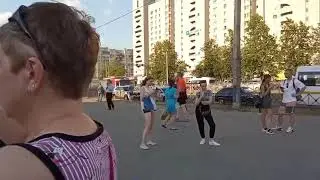 Транспортный коллапс в метро Петербурга: у метро 