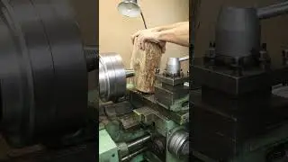 Woodcutter from the lathe