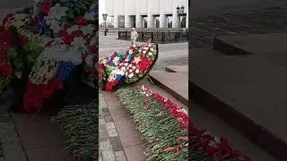 Встанем Герои России останутся в наших сердцах до конца.. 