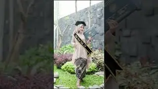 Gaya foto wisuda buat yang pemalu #shorts #photography