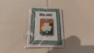 IRELAND TRICOLOUR SHAMROCK PIN Ireland Souvenir Carded Sealed 15.08.24