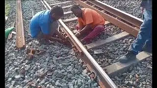 DESTRESSING of Rails in Railway Track @Gokulrajpway