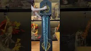 Take the Moon Great Sword and be the Elden Lord!