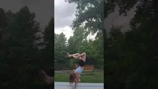 twin vs twin handstand challenge