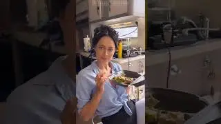 Настасья Самбурская выходит замуж во второй раз кольцо от парня она получила во время съемок