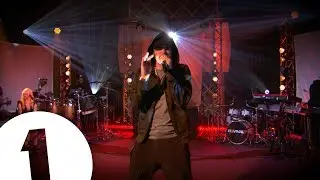 Eminem - Love The Way You Lie ft Skylar Grey on Radio 1