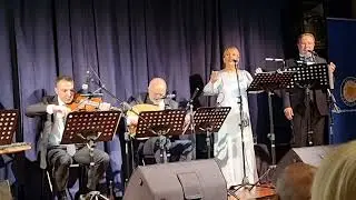 Geçmesin günümüz sevgilim yasla   Güzin Değişmez  ,  Adnan Çoban