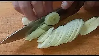 How to slice a banana 😀 Like subscribe 😂 