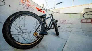 КАК УНИЧТОЖИТЬ BMX БАЙК СНОВА!? ЗАБРОШЕНЫЙ ПОЕЗД (HOW TO DESTROY A BMX BIKE  AGAIN؟!؟)