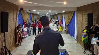 Pr. Ricardo Melo Antes de tudo tenha ouvidos disponíveis para ouvir a voz de Deus