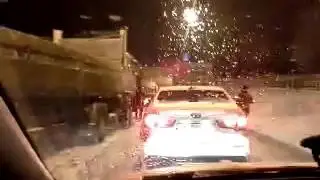 Коллапс в снегопад. Все стоят.