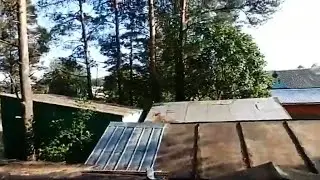 Залезли на гараж. Мужик вызвал копов.