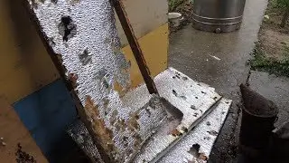 Главное вовремя забрать и спрятать..Тёплые заставные грызут не только пчелы....