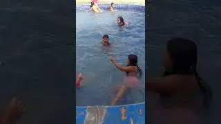 Calor extremo, e nos na piscina
