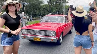 MEDELLÍN Desfile de CARROS ANTIGUOS Feria de las  FLORES  COLOMBIA 🇨🇴