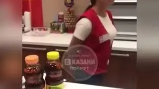 Девушка под бутиратом на заправке I Не отдает сдачу