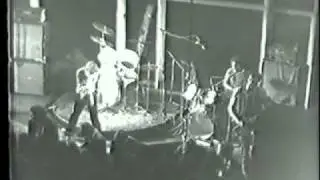 The Adverts - Bored Teenagers (Live 1977 RARE CLIP)