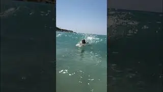 Огромные волны на море.