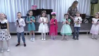 Детский хор ДШИ №2  песенки "Жук" и "Петушок"