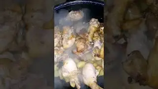 Мясо с картошкой в казане.