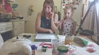 Мама Тоня и новогодняя поделка  Трейлер